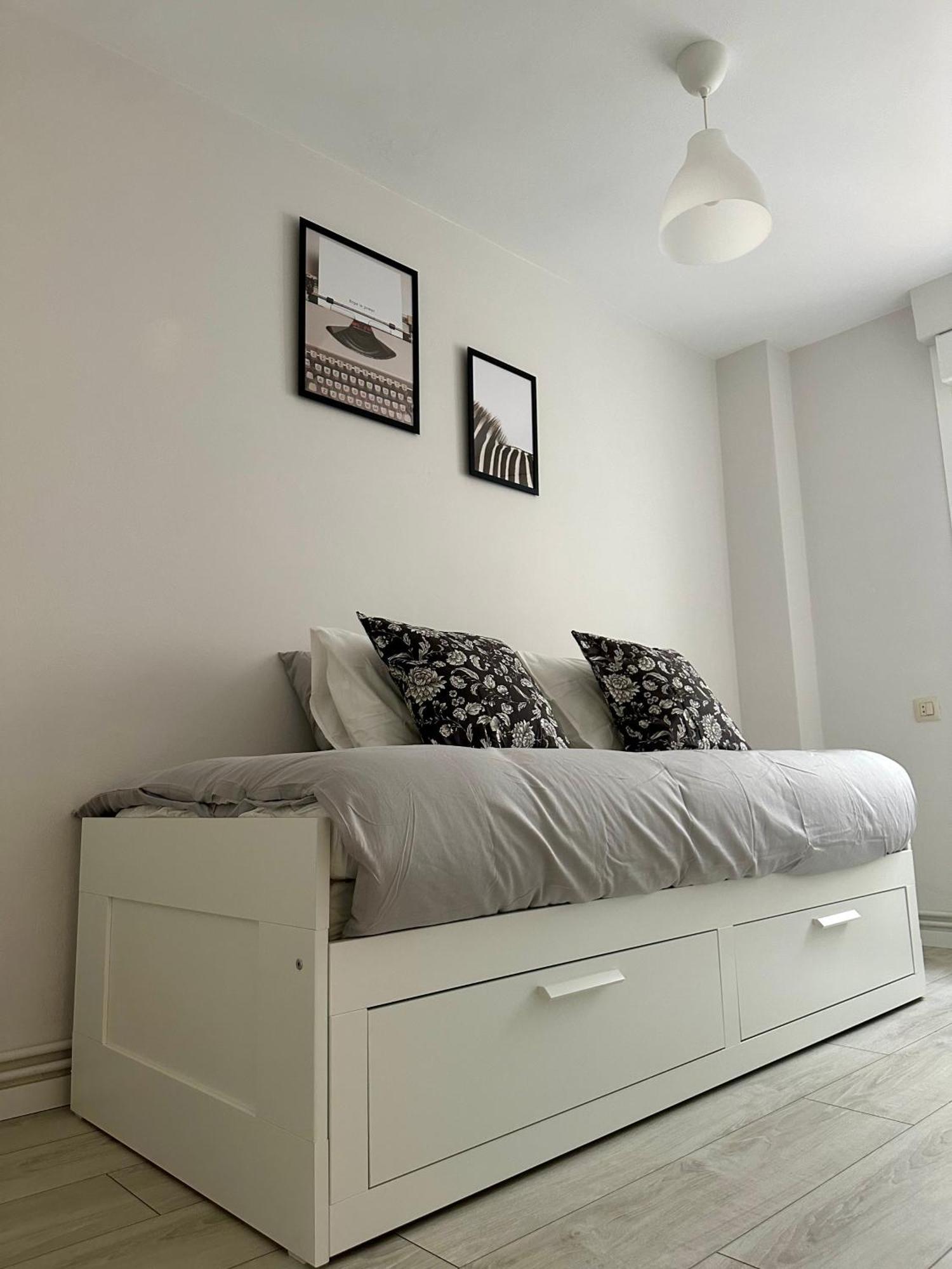 Cozy Flat 5 Mins From The Beach Хихон Екстериор снимка