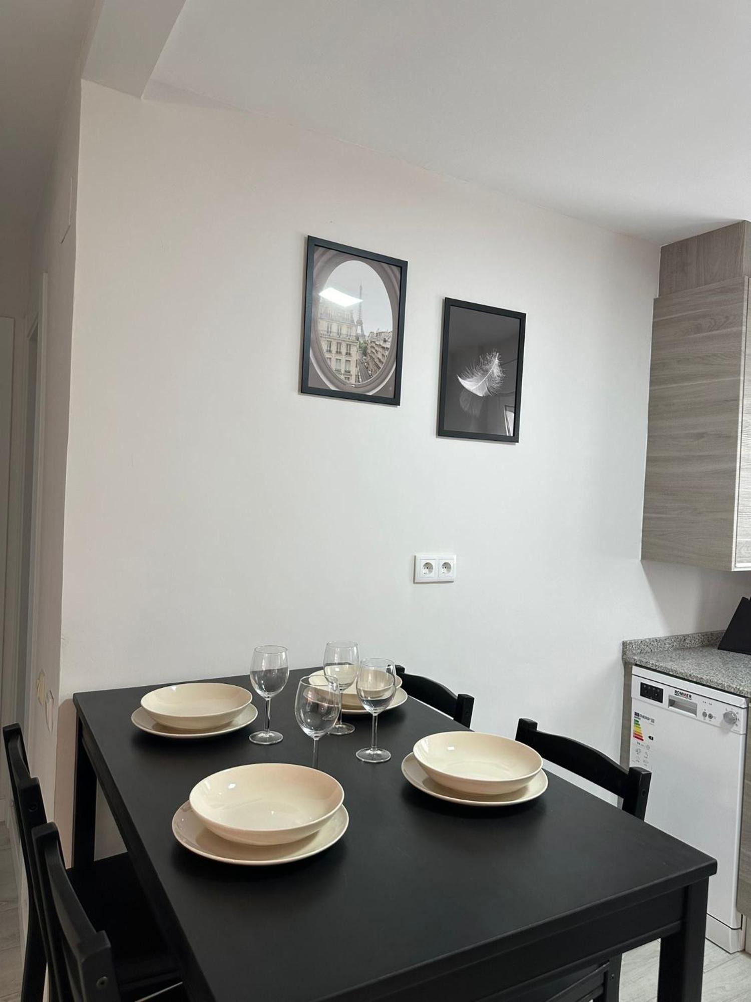 Cozy Flat 5 Mins From The Beach Хихон Екстериор снимка