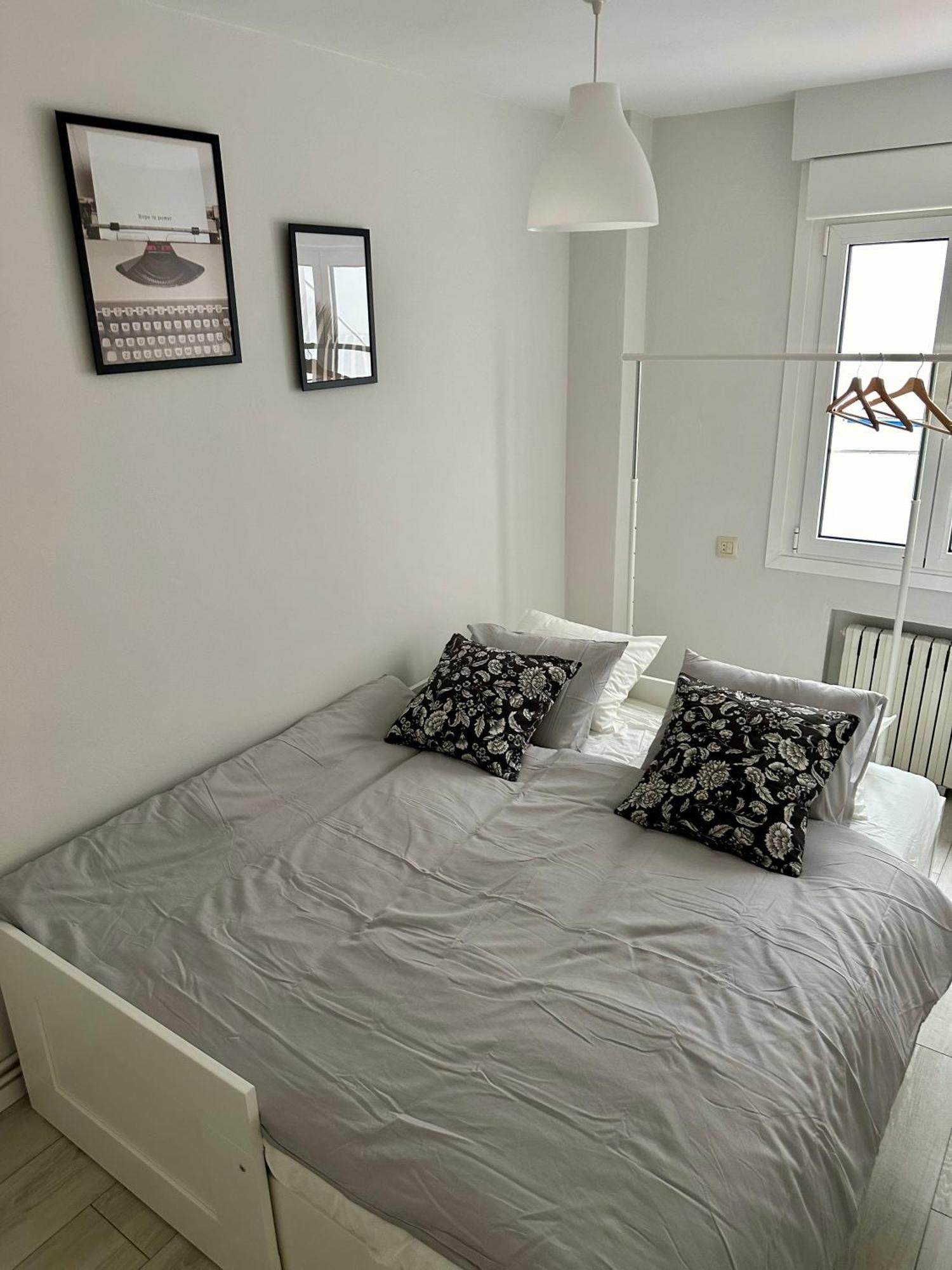 Cozy Flat 5 Mins From The Beach Хихон Екстериор снимка
