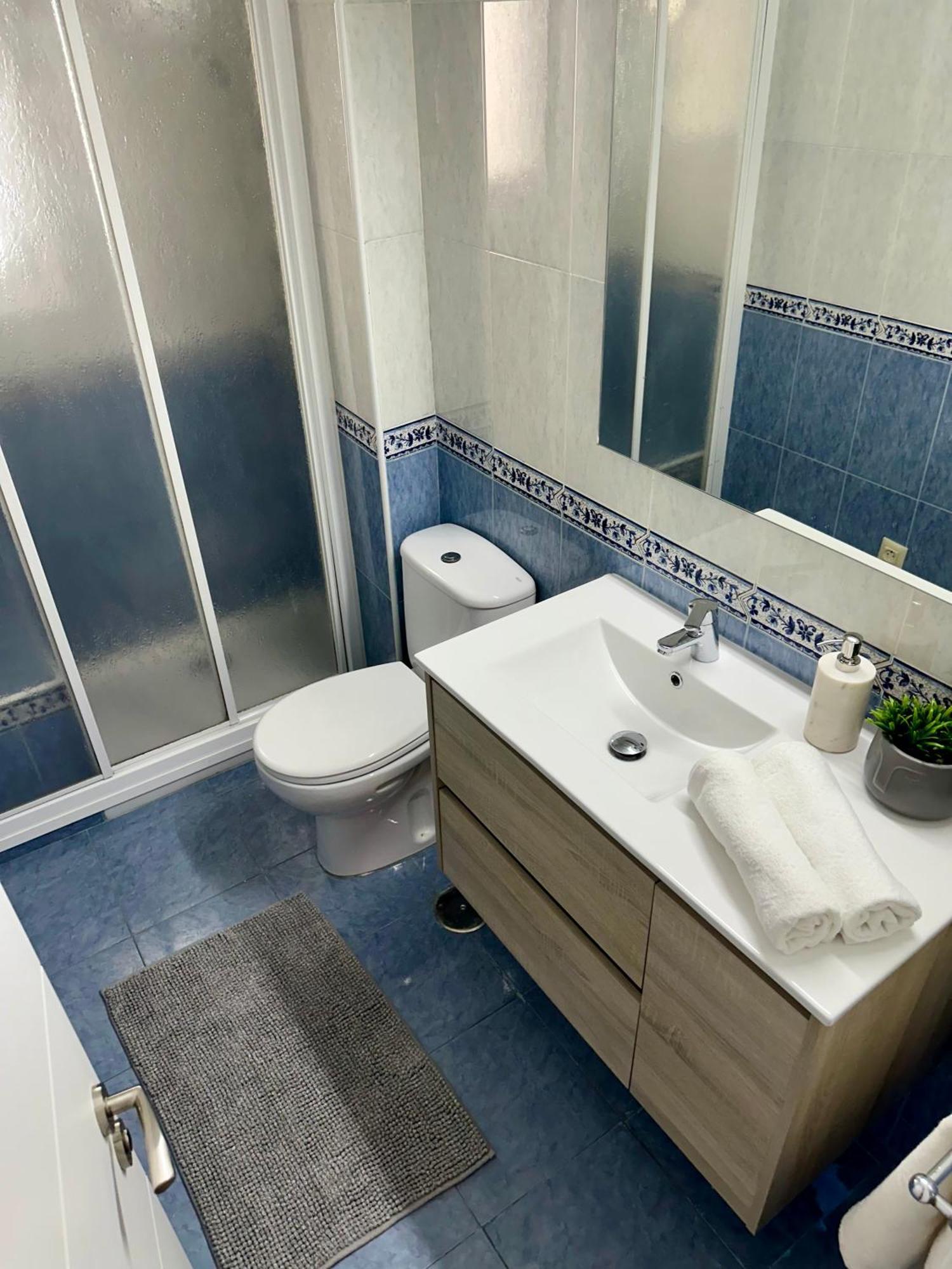 Cozy Flat 5 Mins From The Beach Хихон Екстериор снимка