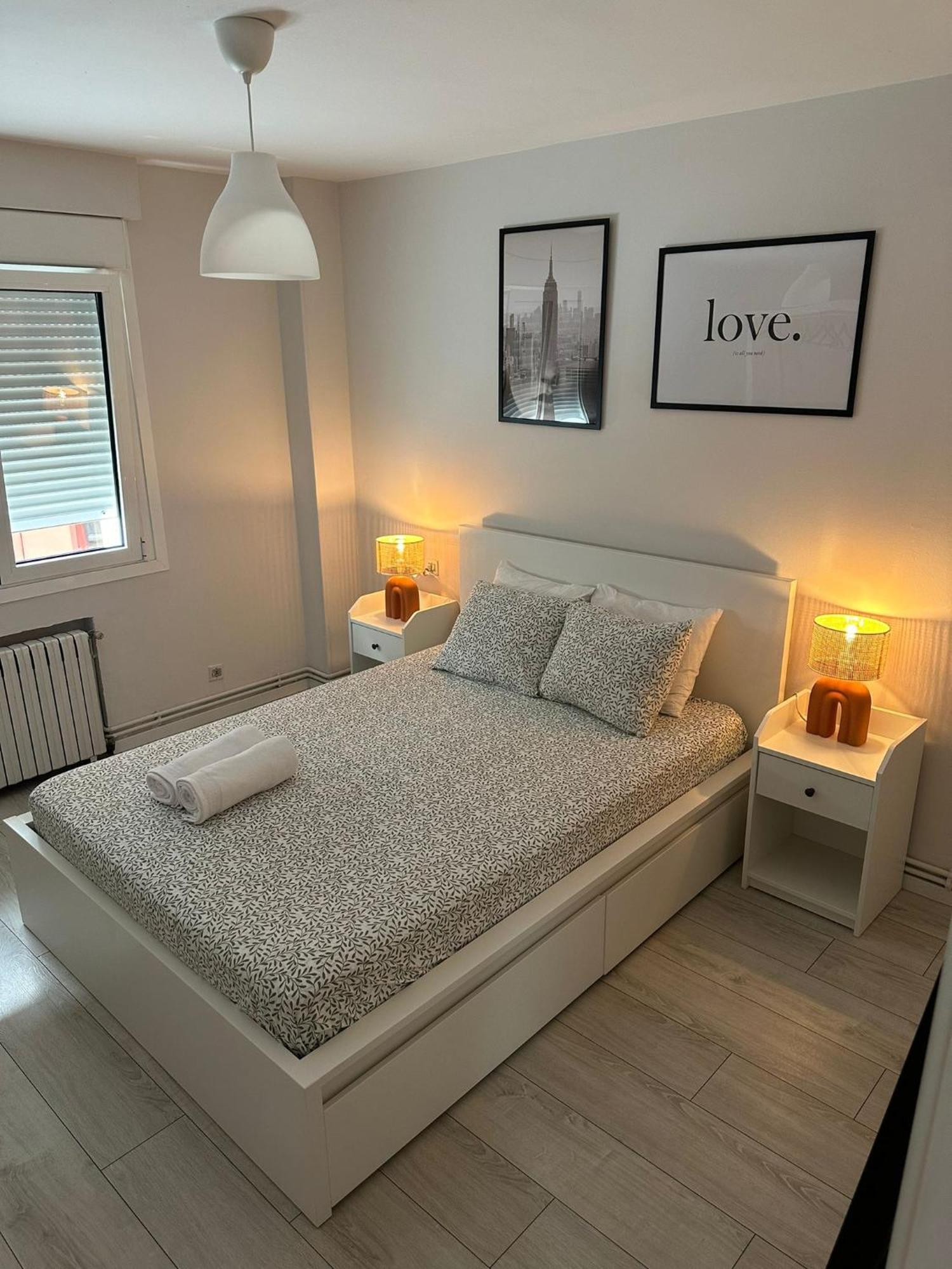 Cozy Flat 5 Mins From The Beach Хихон Екстериор снимка
